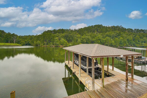 House (5 Bedrooms) | Interior - Tranquil Views: Riverfront Retreat in Hot Springs! (Hot Springs)