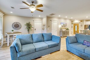 House (5 Bedrooms) | Interior - Tranquil Views: Riverfront Retreat in Hot Springs! (Hot Springs)