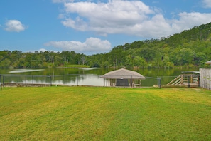 House (5 Bedrooms) | Interior - Tranquil Views: Riverfront Retreat in Hot Springs! (Hot Springs)