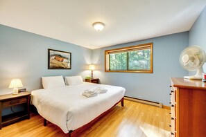 Interior - Near Skiing & Hiking! North Conway Gem w/ Balcony (North Conway)