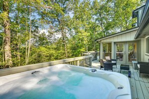 House (3 Bedrooms) | Front of property - Woodsy Retreat w/ Deck & Views in Dahlonega! (Dahlonega)