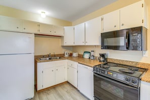 House (1 Bedroom) | Interior - Walk to Main Street! Home in Historic Jonesborough (Jonesborough)