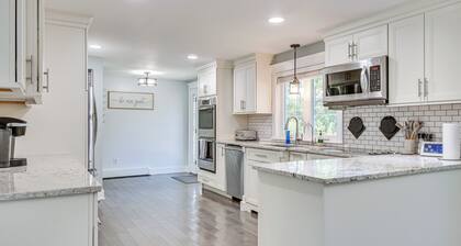 Golf, Hike & Explore: Family Home in Pembroke!