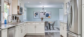 Golf, Hike & Explore: Family Home in Pembroke!