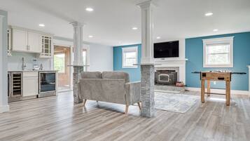 House (4 Bedrooms) | Interior