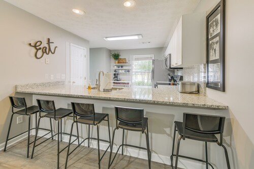 2 Mi to Tiger Territory! Condo w/ Community Pool