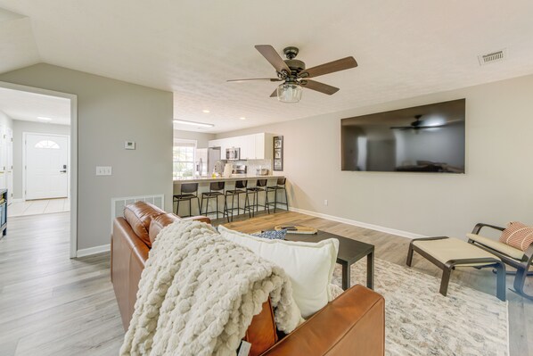 Front of property - 2 Mi to Tiger Territory! Condo w/ Community Pool (Auburn)