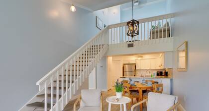 7 Mi to River District & Beach: Fort Myers Retreat