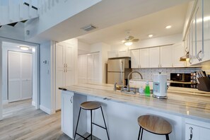 Apartment (2 Bedrooms) | Interior - 7 Mi to River District & Beach: Fort Myers Retreat (Fort Myers)