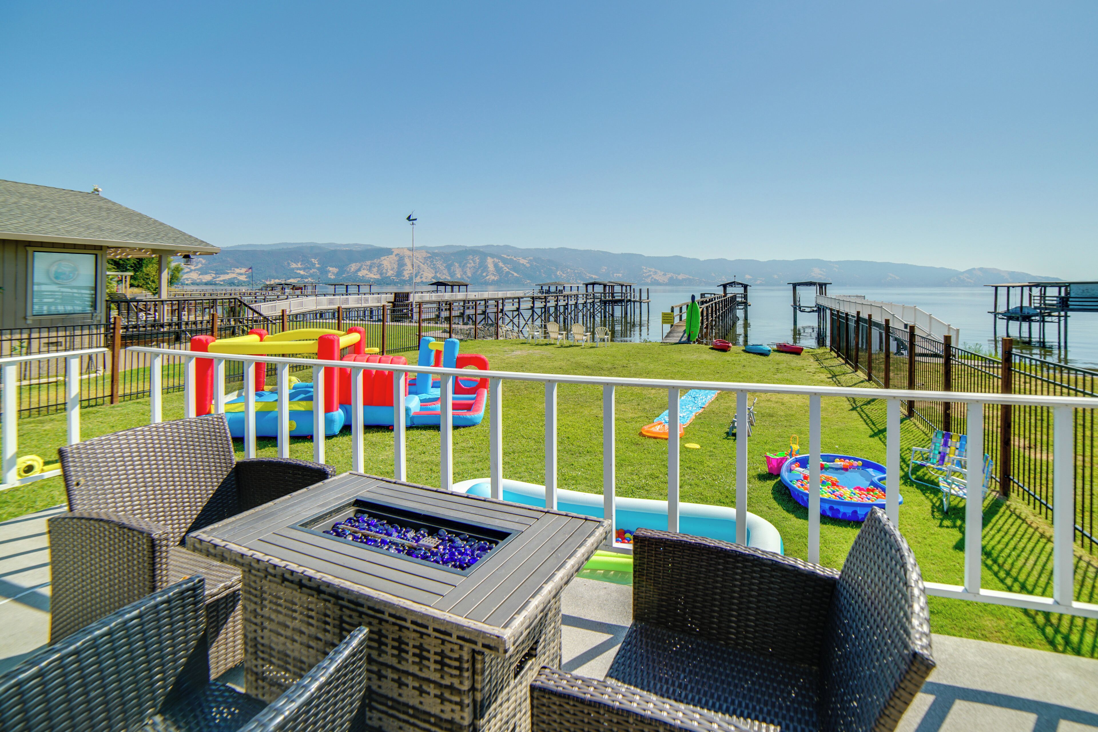 House (4 Bedrooms) | Front of property