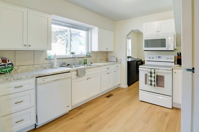 Walk to Ritter Park: Renovated Home Near Marshall!