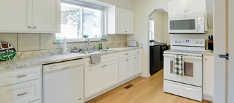 Walk to Ritter Park: Renovated Home Near Marshall!