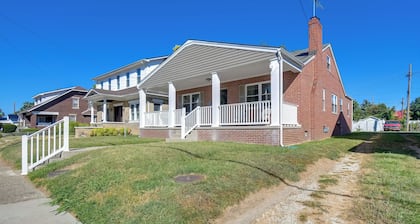 Walk to Ritter Park: Renovated Home Near Marshall!