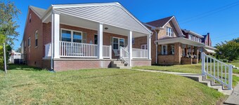 Walk to Ritter Park: Renovated Home Near Marshall!