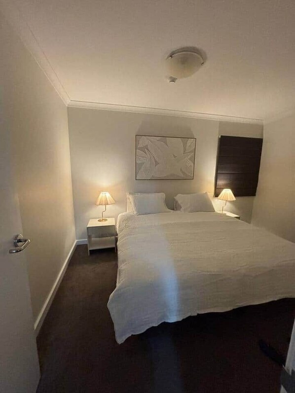 2 bedrooms, iron/ironing board, WiFi, bed sheets