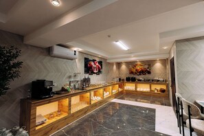 تناول الطعام