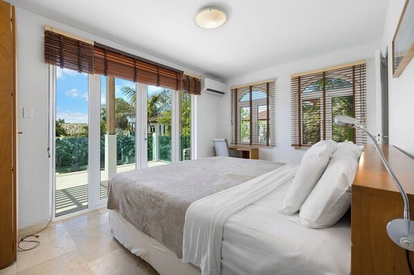 6 bedrooms, iron/ironing board, free WiFi, bed sheets