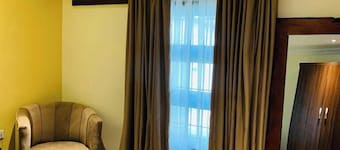 Hayatt Regency Suites