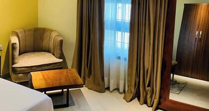Hayatt Regency Suites