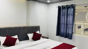 Free WiFi, bed sheets