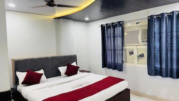 Deluxe Double Room | Free WiFi, bed sheets