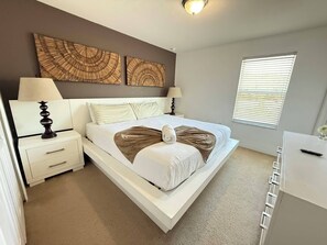 3 bedrooms, iron/ironing board, Internet, bed sheets