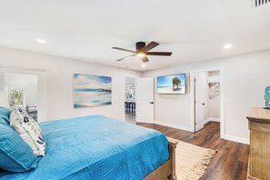 4 bedrooms, iron/ironing board, WiFi, bed sheets