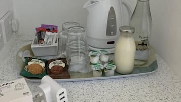 กาแฟและ/หรือเครื่องทำกาแฟ