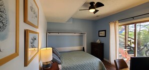 3 bedrooms, desk, iron/ironing board, WiFi