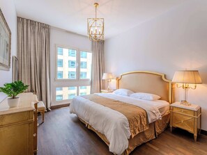 1 chambre, bureau, fer et planche à repasser, Wi-Fi