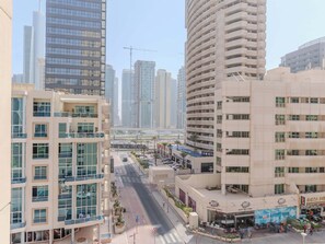 Exterior - Luxury 1BR in Dubai Marina, beside Vida Yacht Club (Dubai)