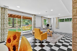 House, 4 Bedrooms | Interior - Tranquil 4br Escape Deck, Huge Yard & Nature 4 Bedroom Home (Sammamish)