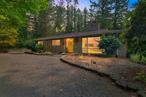 House, 4 Bedrooms | Exterior