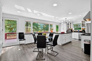 House, 4 Bedrooms | Private kitchen | Fridge, oven, coffee/tea maker, toaster