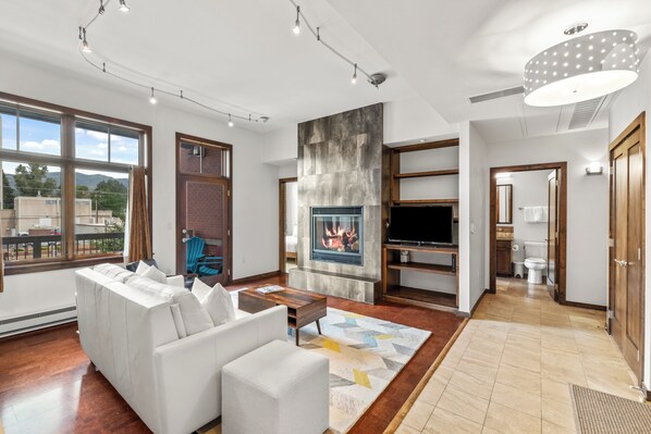 TV, fireplace - Howelsen Place~Downtown Condo~Base Area Ski Locker (Steamboat Springs)