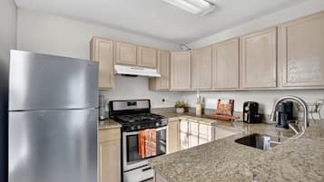 公寓客房, 2 間臥室 | 私人廚房 | 電冰箱、烤箱、咖啡機/沖茶器