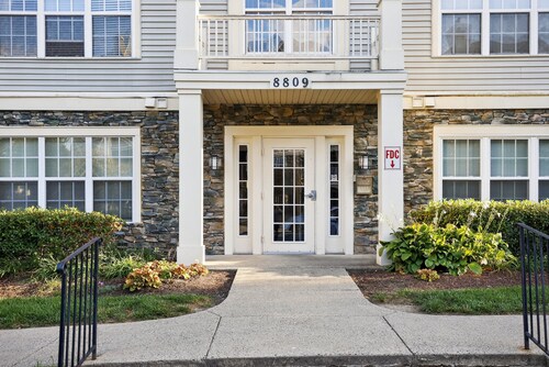 Cozy Pikesville Penthouse With Basketball Arcade 2 Bedroom Condo