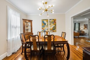 ハウス 4 ベッドルーム | レストラン