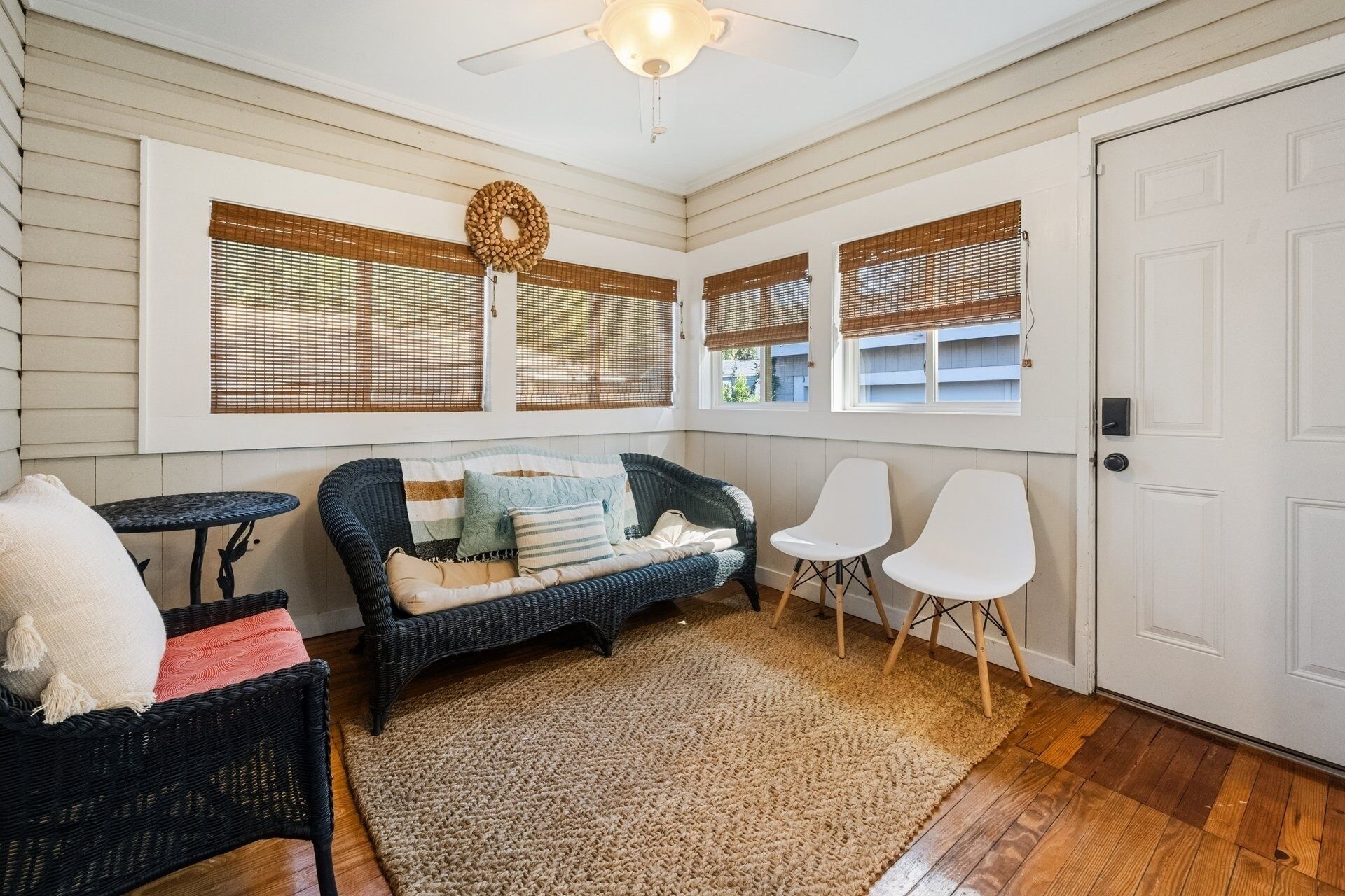 House, 4 Bedrooms | Living area