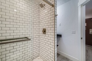 Apartment, 1 Schlafzimmer | Badezimmer | Handtücher, Shampoo