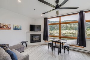 Leilighet, 1 soverom | Oppholdsområde | Smart-TV