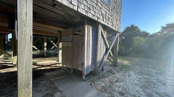 Cottage, 4 Bedrooms | Property grounds