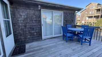 Cottage, 4 Bedrooms | Outdoor dining