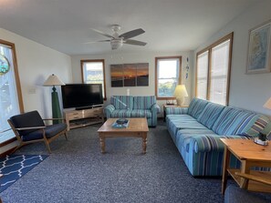 Cottage, 4 Bedrooms | Living area