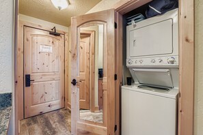 Condo, 1 Bedroom | Interior
