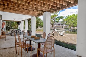 Casa, 4 habitaciones | Restaurante al aire libre