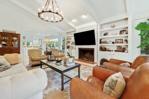 House, 4 Bedrooms | Living area | Smart TV - Sunny Pointe 4 Bedroom Home (Georgetown)