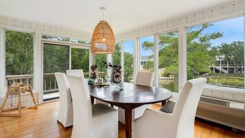 House, 4 Bedrooms | Dining