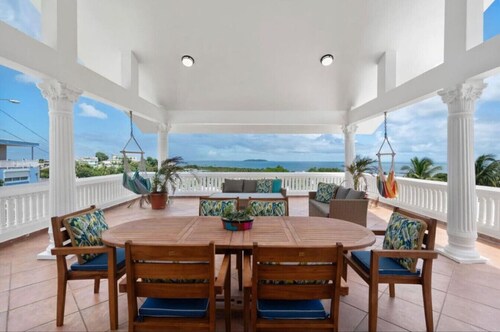 Casa Blue Laguna I |Tropical Scape with Ocean View at Steps of Bioluminescent Bay I Laguna Grande
