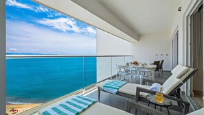 2 bedrooms, Internet - Stylish Beachfront 2BR Balcony Sunsets Pools (Puerto Vallarta)
